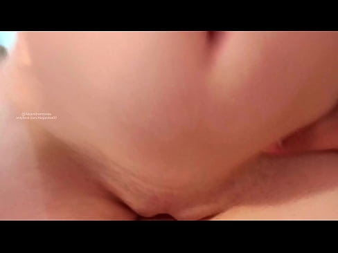 ❤️ 睡在我姐姐的房間裡，這就是我醒來的方式 色情 在我們 ❌️❤